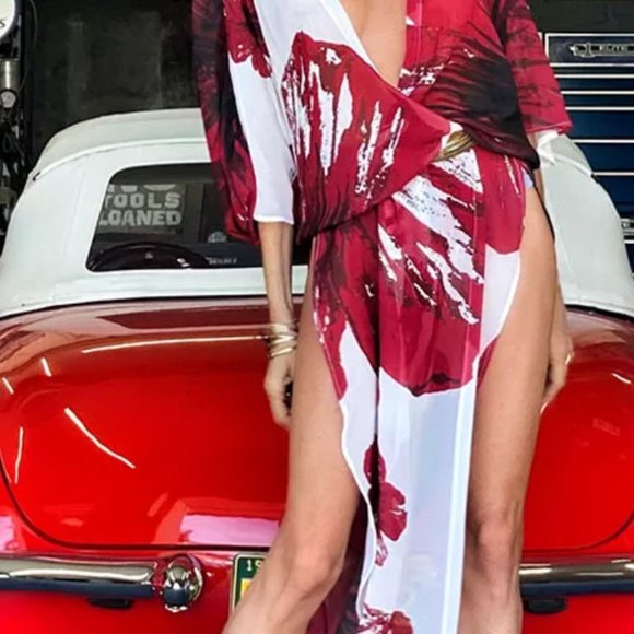 Gorgeous flowy chiffon red flowers Kaftan - Only one available! - Picture 3 of 3